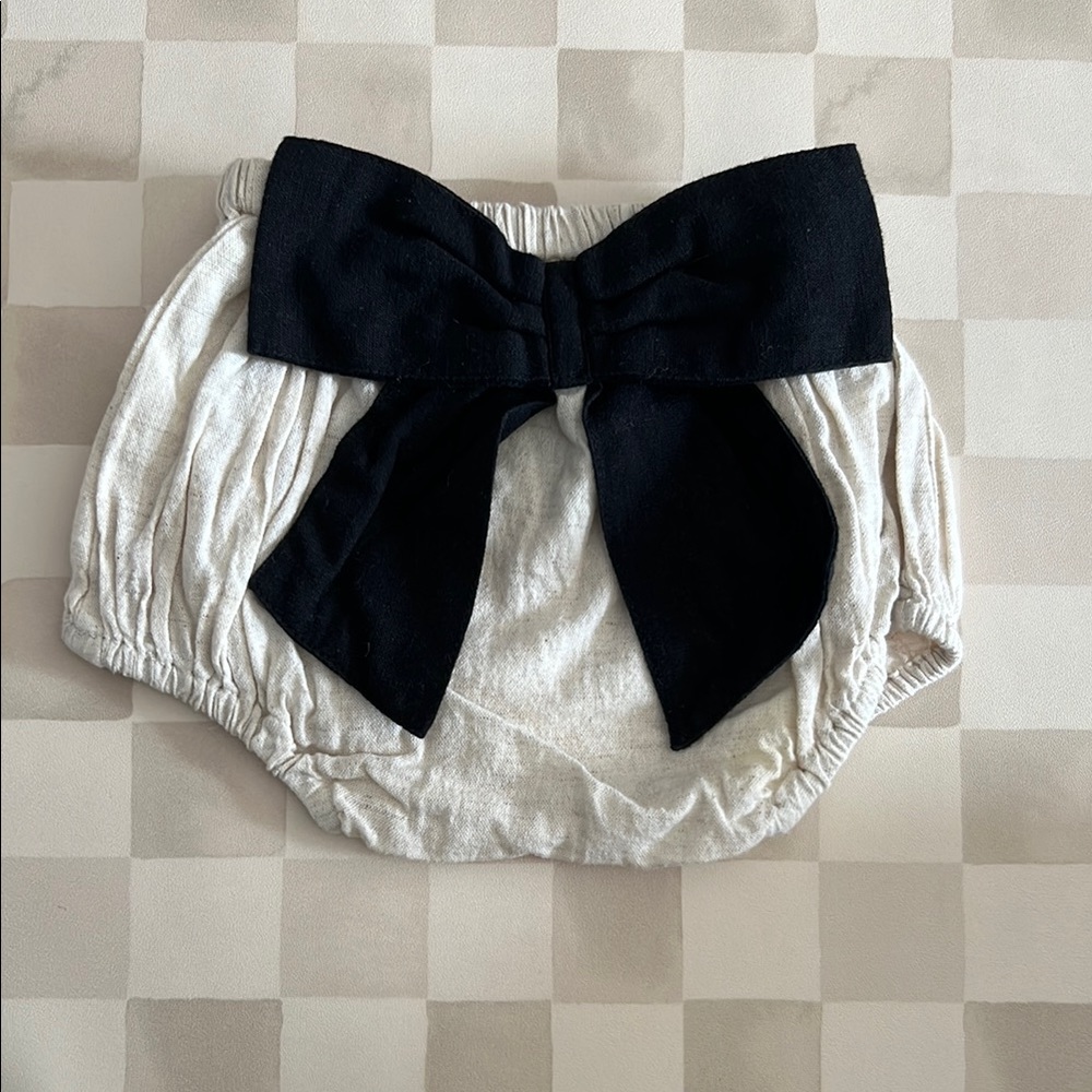 Baby Black and White Bow Bloomers 6-9 Month